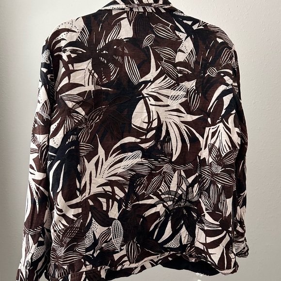 Stylish Brown and White Women's Jacket Bazer - Picture 2 of 6